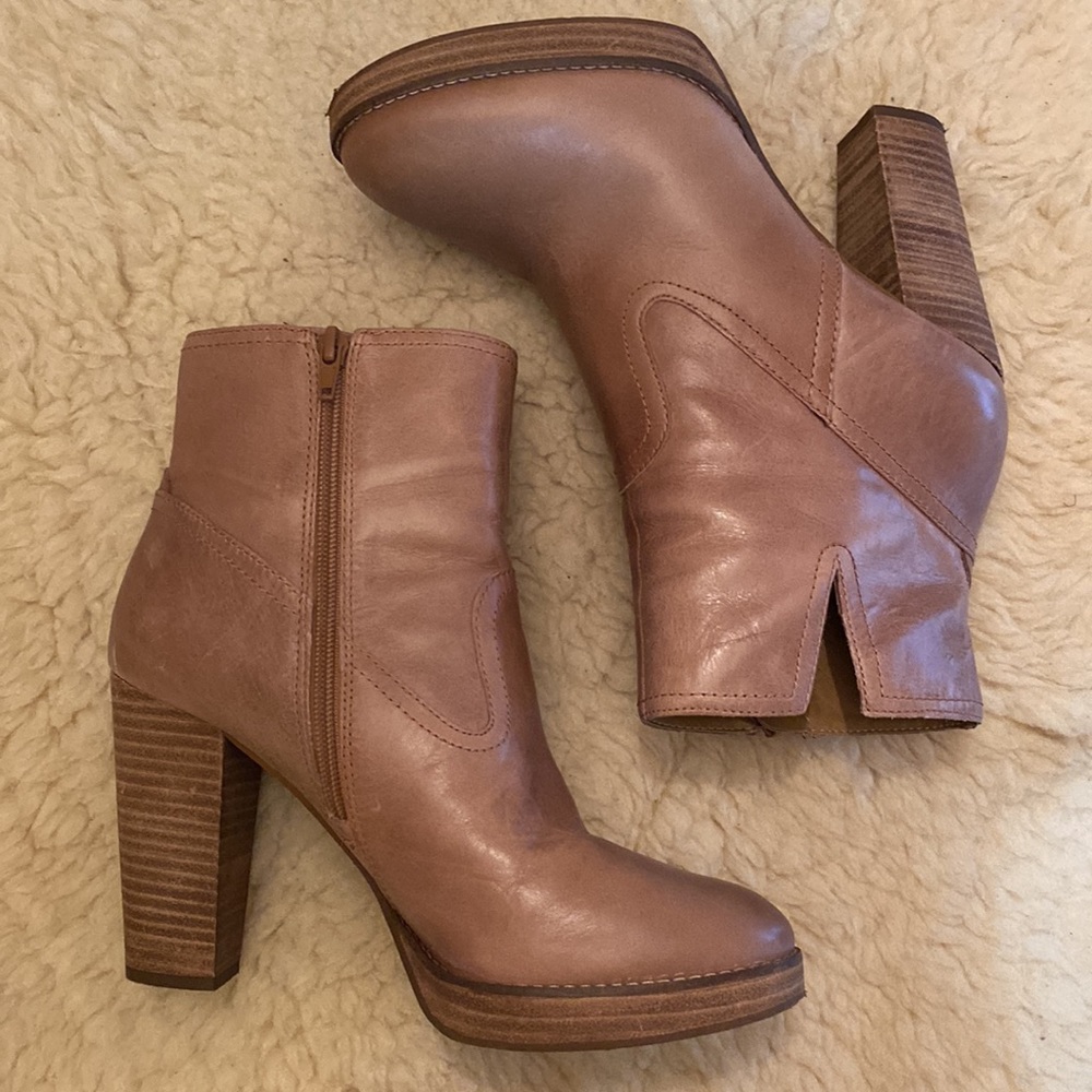 Lucky Brand Heeled Pumps Macaroon Tan Leather Women’s size 9 EUC with box - Picture 6 of 13